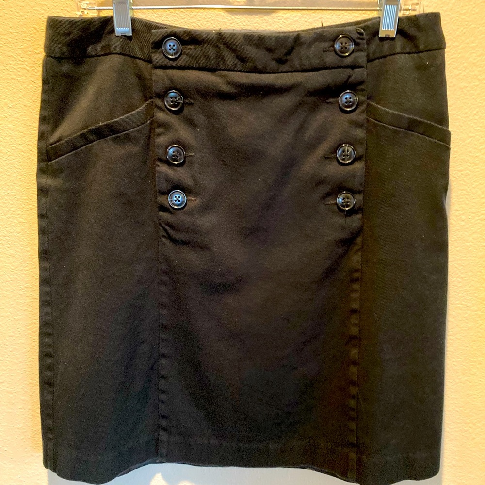 Black short skirt size 12 GAP